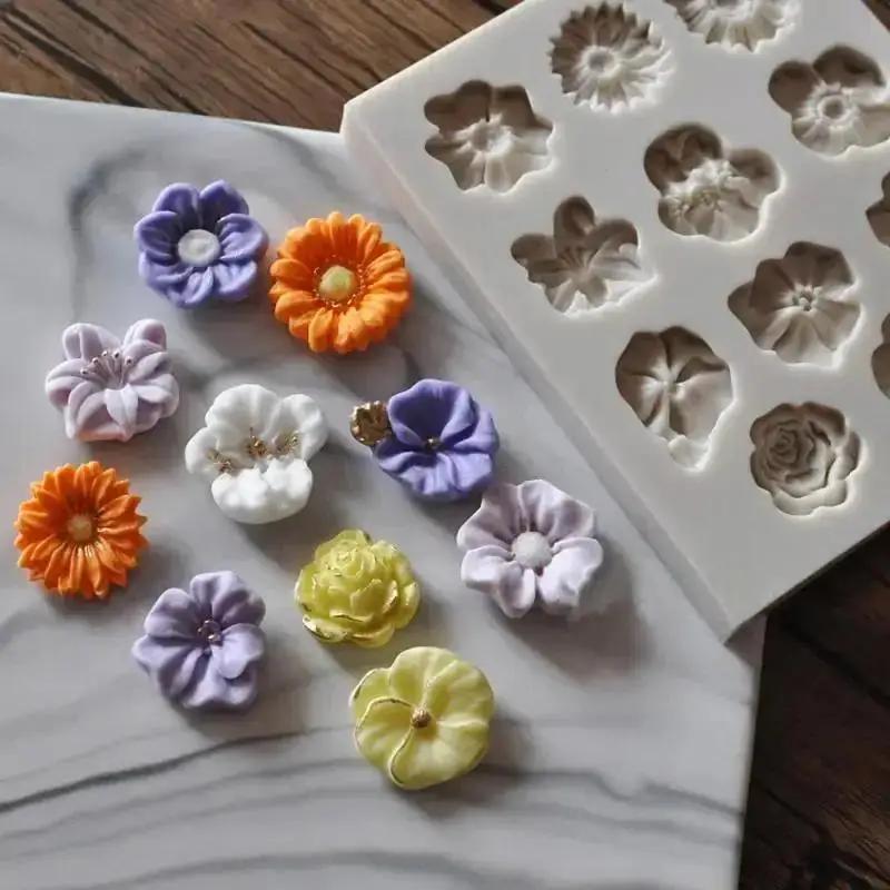 قالب سيليكون صغير على شكل زهرة - مراجعة Mini Kitchen Baking وسعره